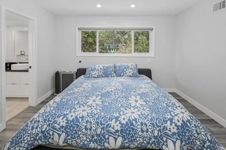 6073 Avenida Chamnez, La Jolla, California 92037