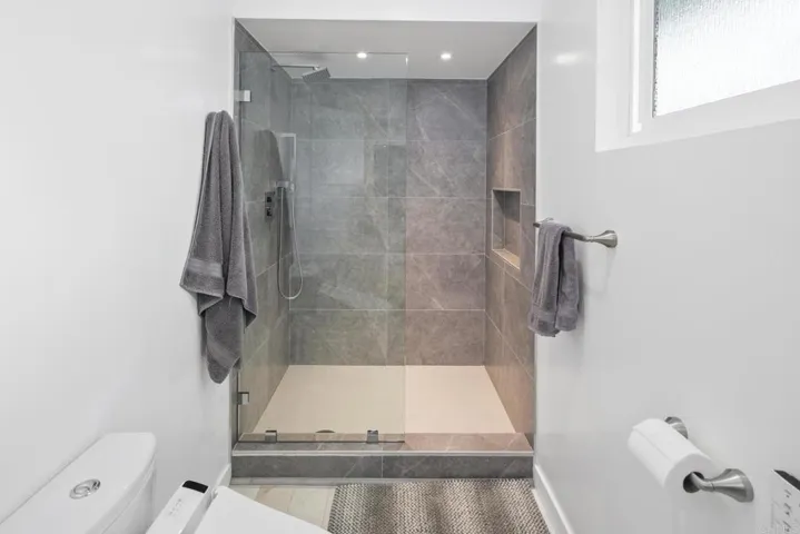 6073 Avenida Chamnez, La Jolla, California 92037