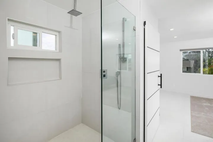 6073 Avenida Chamnez, La Jolla, California 92037