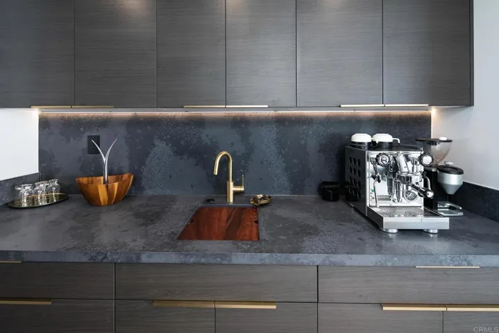 6073 Avenida Chamnez, La Jolla, California 92037