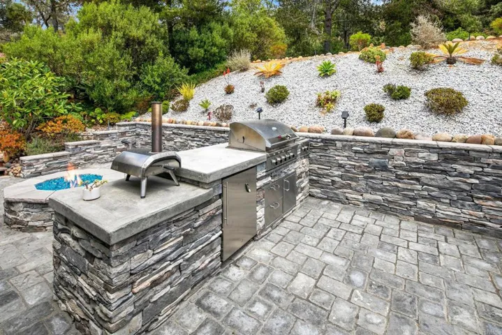 6073 Avenida Chamnez, La Jolla, California 92037