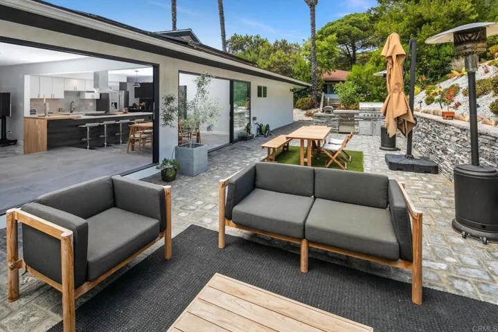 6073 Avenida Chamnez, La Jolla, California 92037