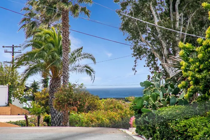 6073 Avenida Chamnez, La Jolla, California 92037