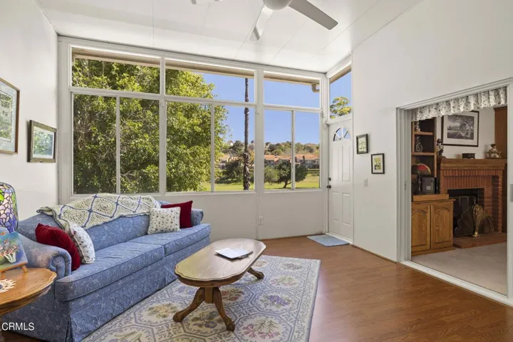 13-web-or-mls-UpmarketMedia-6295Ire-42