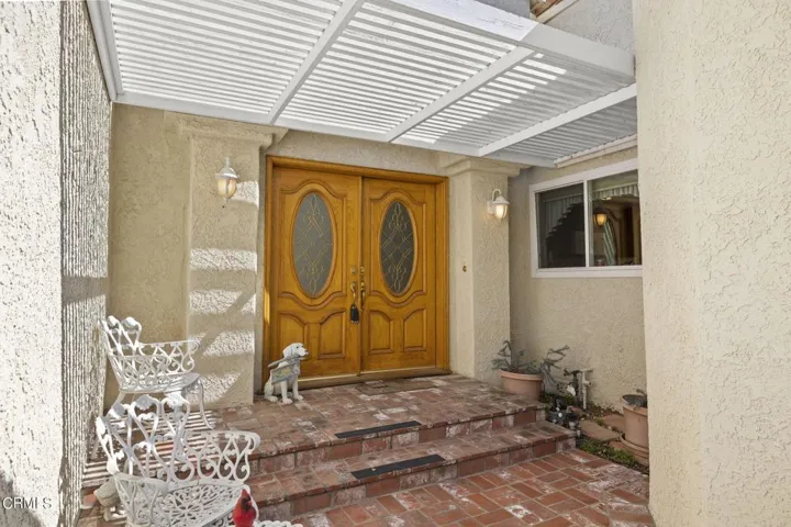 5-web-or-mls-UpmarketMedia-6295Ire-15