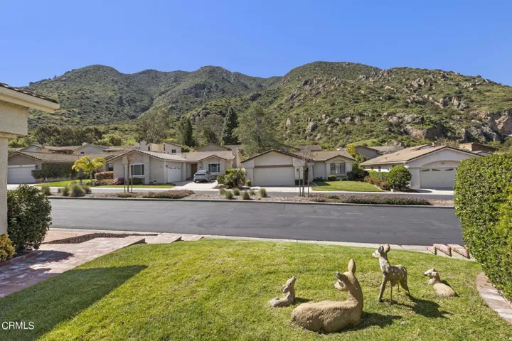 7-web-or-mls-UpmarketMedia-6295Ire-21