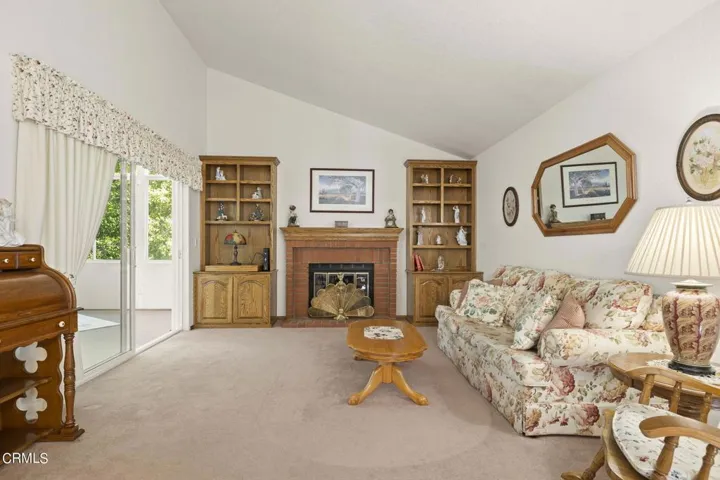 21-web-or-mls-UpmarketMedia-6295Ire-75