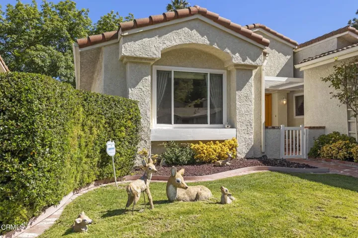 4-web-or-mls-UpmarketMedia-6295Ire-12