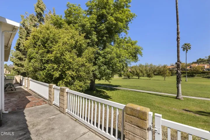 8-web-or-mls-UpmarketMedia-6295Ire-24