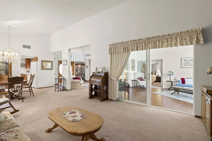 22-web-or-mls-UpmarketMedia-6295Ire-78