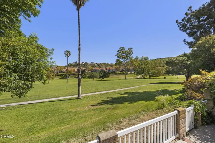 10-web-or-mls-UpmarketMedia-6295Ire-30