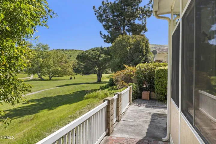 12-web-or-mls-UpmarketMedia-6295Ire-36