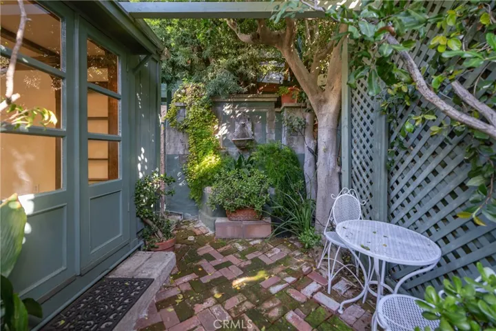 6149 Glen Holly St, Los Angeles, California 90069