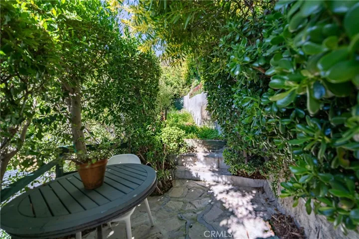6149 Glen Holly St, Los Angeles, California 90069