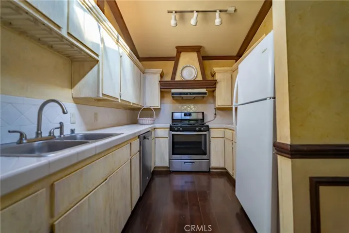 6149 Glen Holly St, Los Angeles, California 90069