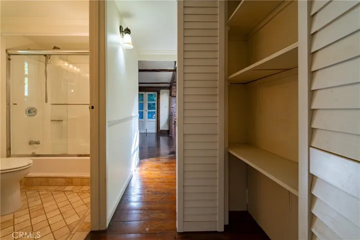 6149 Glen Holly St, Los Angeles, California 90069