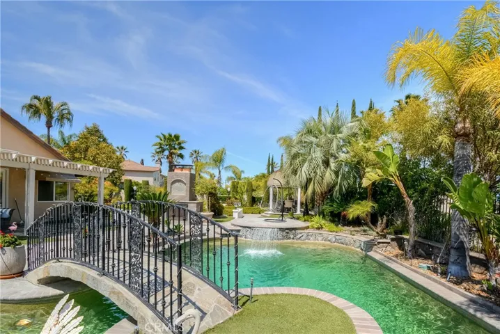 935 Mangrove Circle, Corona, California 92881