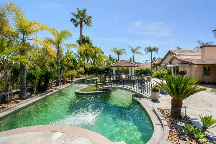 935 Mangrove Circle, Corona, California 92881