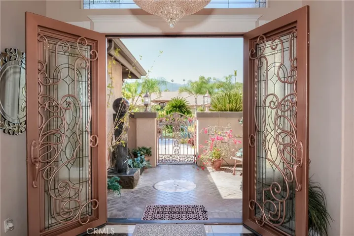 935 Mangrove Circle, Corona, California 92881