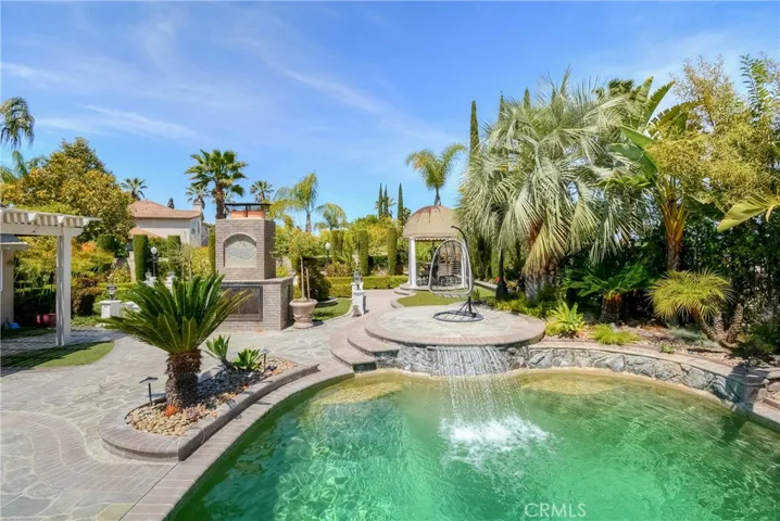 935 Mangrove Circle, Corona, California 92881