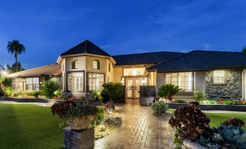 935 Mangrove Circle, Corona, California 92881