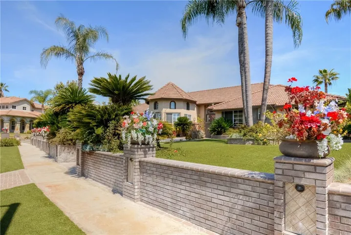 935 Mangrove Circle, Corona, California 92881