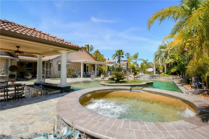 935 Mangrove Circle, Corona, California 92881