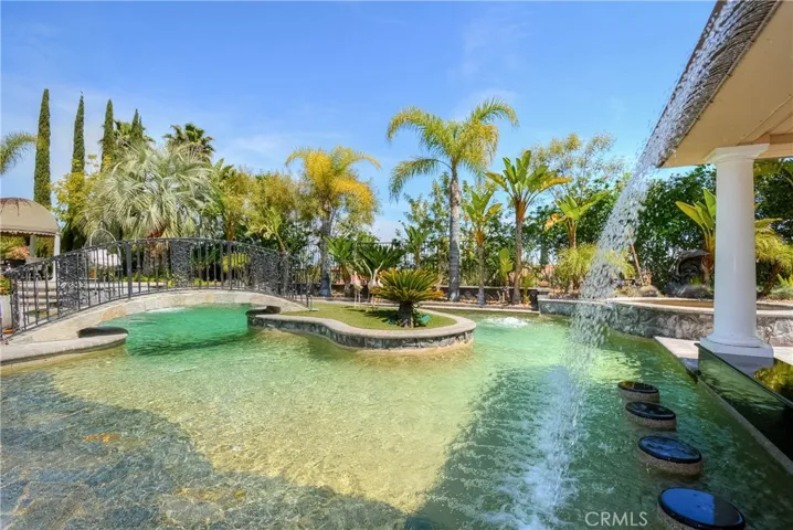 935 Mangrove Circle, Corona, California 92881