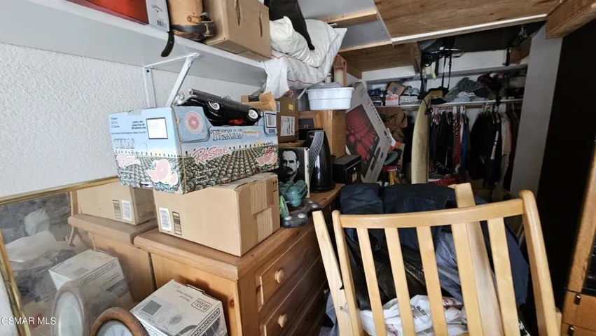 Masterbedroom_closet 2