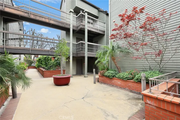 1313 Valley View Road 109, Glendale, California 91202