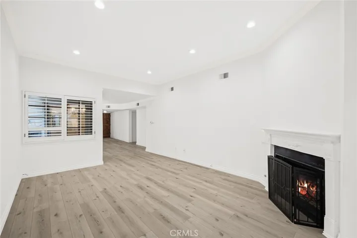 1313 Valley View Road 109, Glendale, California 91202