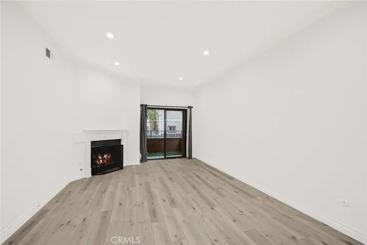 1313 Valley View Road 109, Glendale, California 91202