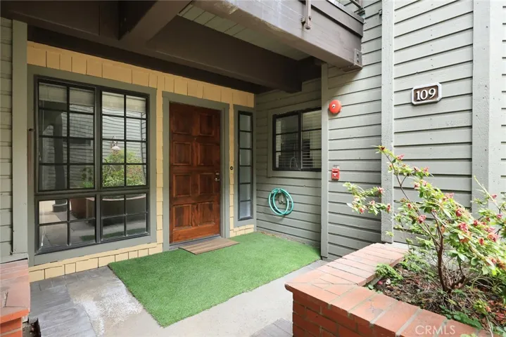 1313 Valley View Road 109, Glendale, California 91202
