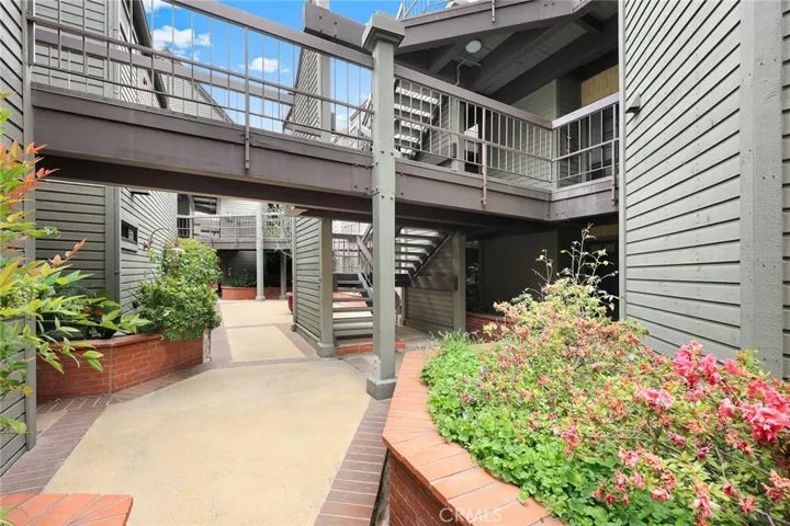 1313 Valley View Road 109, Glendale, California 91202