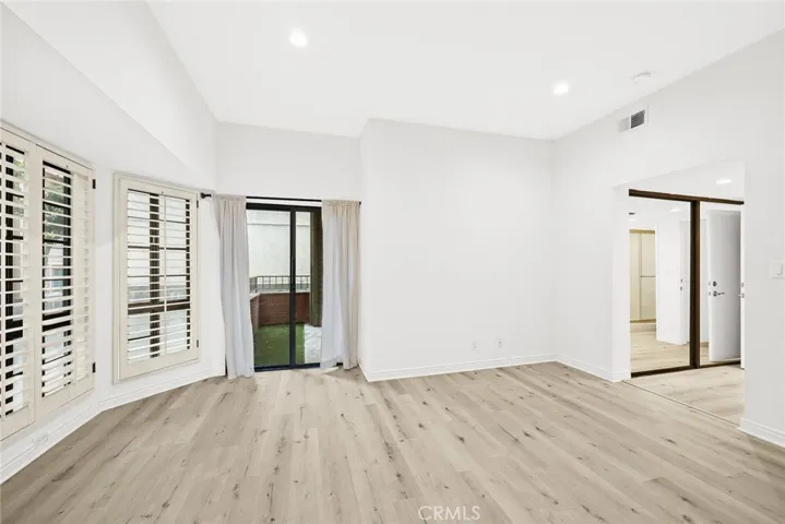 1313 Valley View Road 109, Glendale, California 91202
