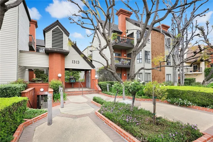 1313 Valley View Road 109, Glendale, California 91202