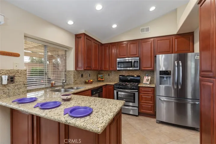1621 Calathea Road, Hemet, California 92545