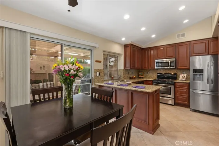 1621 Calathea Road, Hemet, California 92545