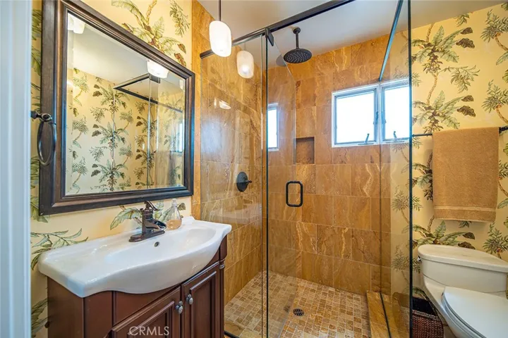 3/4 bath off the Family Room