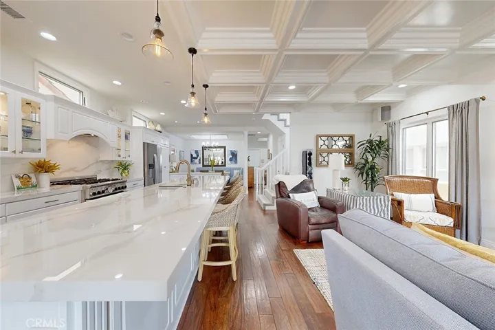 Show stopping great room!