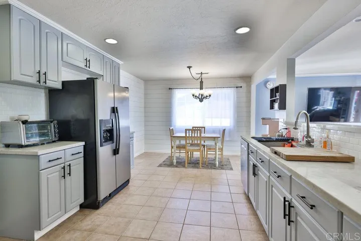 1009 Blackbird Street, El Cajon, California 92020
