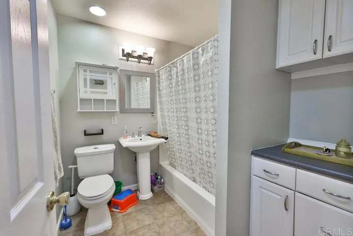 1009 Blackbird Street, El Cajon, California 92020