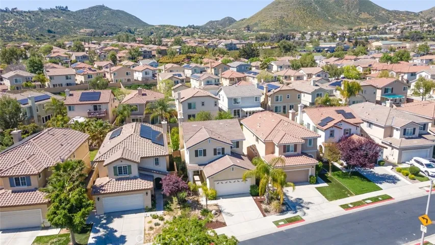 34013 Winterberry Lane, Lake Elsinore, California 92532