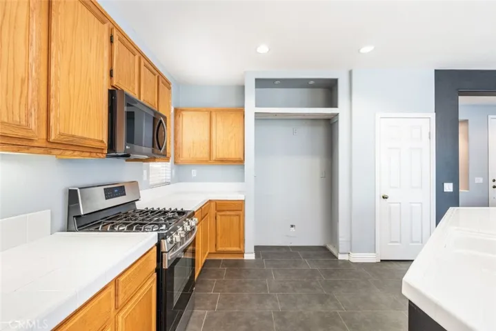 34013 Winterberry Lane, Lake Elsinore, California 92532