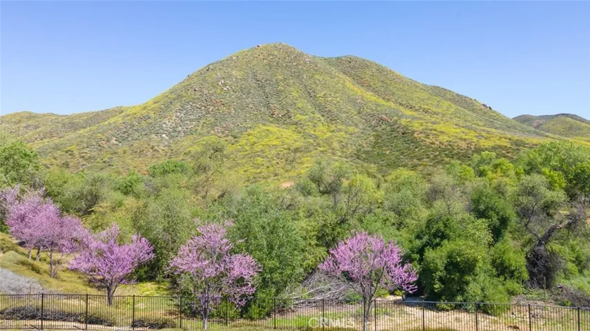 34013 Winterberry Lane, Lake Elsinore, California 92532