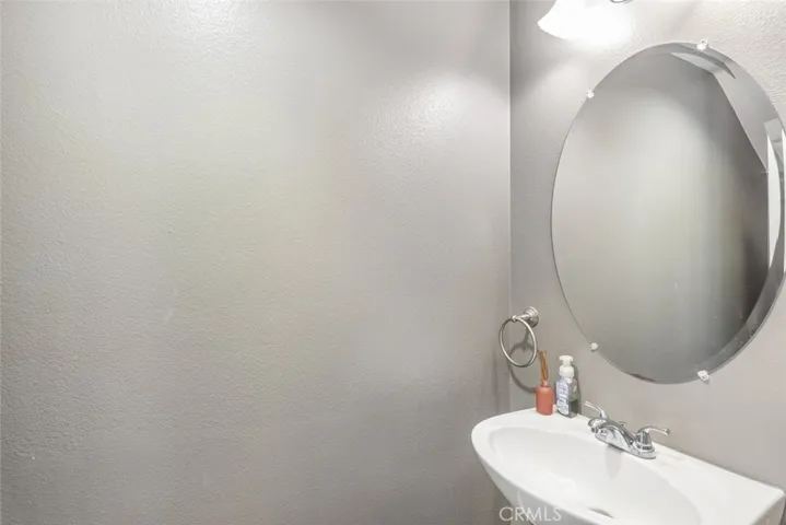 34013 Winterberry Lane, Lake Elsinore, California 92532