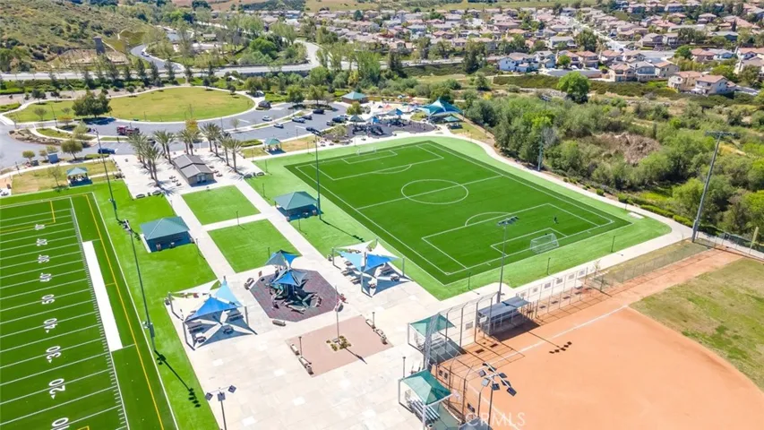 34013 Winterberry Lane, Lake Elsinore, California 92532