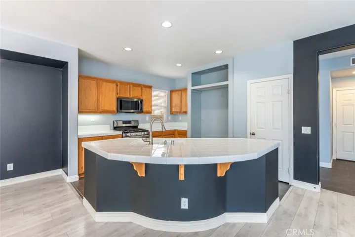 34013 Winterberry Lane, Lake Elsinore, California 92532