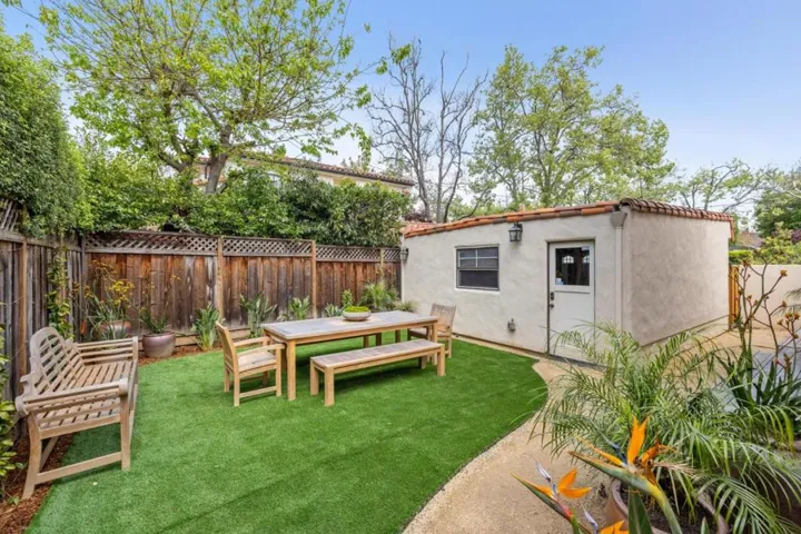 195 N California Avenue, Palo Alto, California 94301