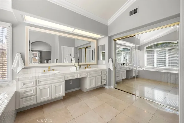 7552 E Bridgewood Drive, Anaheim Hills, California 92808